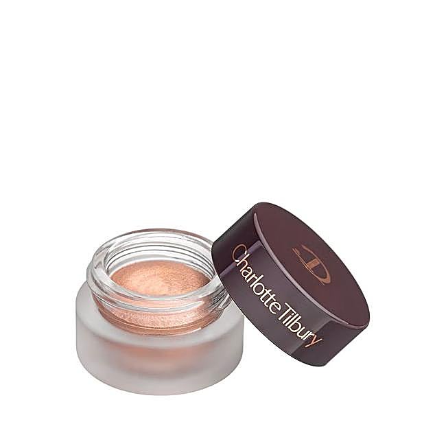 Sombra de ojos color champán de Charlotte Tilbury.